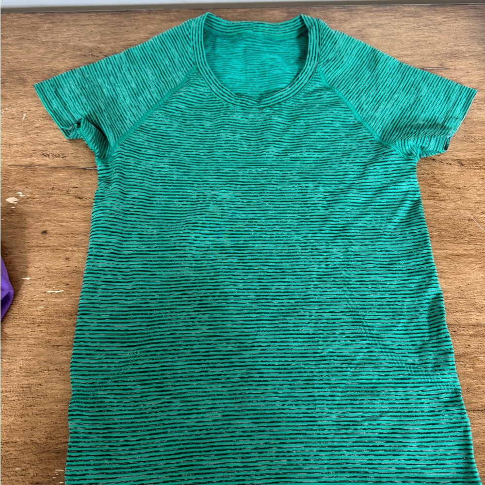 lululemon athletica swiftly tech waist length 2.0 Teal Striped Short Sleeve Tee